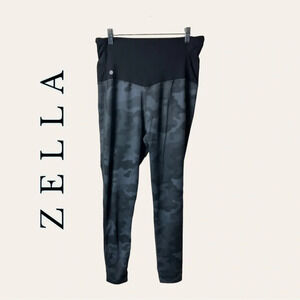 1577. ZELLA LEGGINGS HIGH WAISTED‎ SIZE MEDIUM GREEN CAMO PATTERN